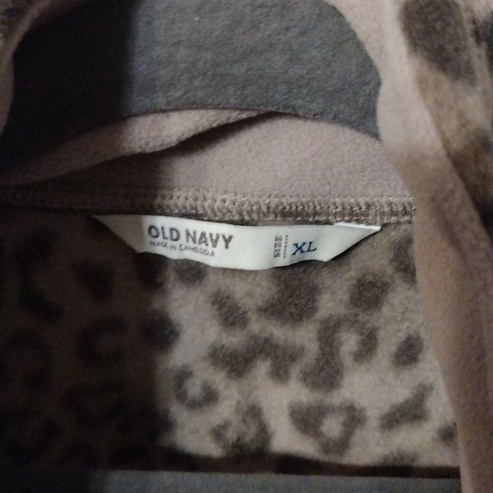 Old Navy women's Comforable And Cozy fleece zipper front in XL - Picture 3 of 4